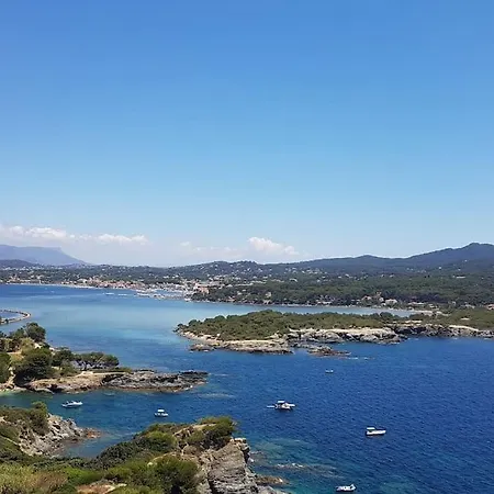 Duplex 44m² Avec Terrasse De 8m² Acces Direct Mer/pisci/parking Privatif Surveille