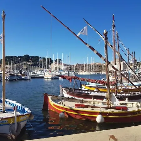 Duplex 44m² Avec Terrasse De 8m² Acces Direct Mer/pisci/parking Privatif Surveille Six-Fours-les-Plages