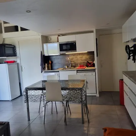 Duplex 44m² Avec Terrasse De 8m² Accès Direct Mer/pisci/parking Privatif Surveillé Six-Fours-les-Plages
