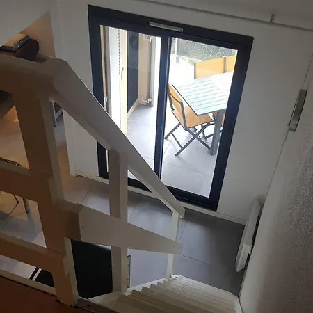 Duplex 44m² Avec Terrasse De 8m² Acces Direct Mer/pisci/parking Privatif Surveille *