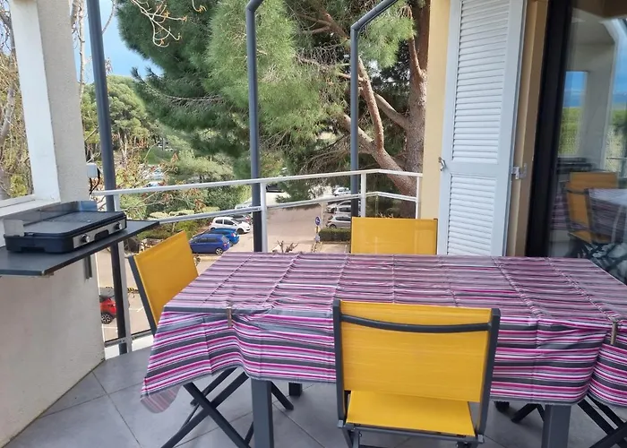 Daire Duplex 44m² Avec Terrasse De 8m² Acces Direct Mer/pisci/parking Privatif Surveille